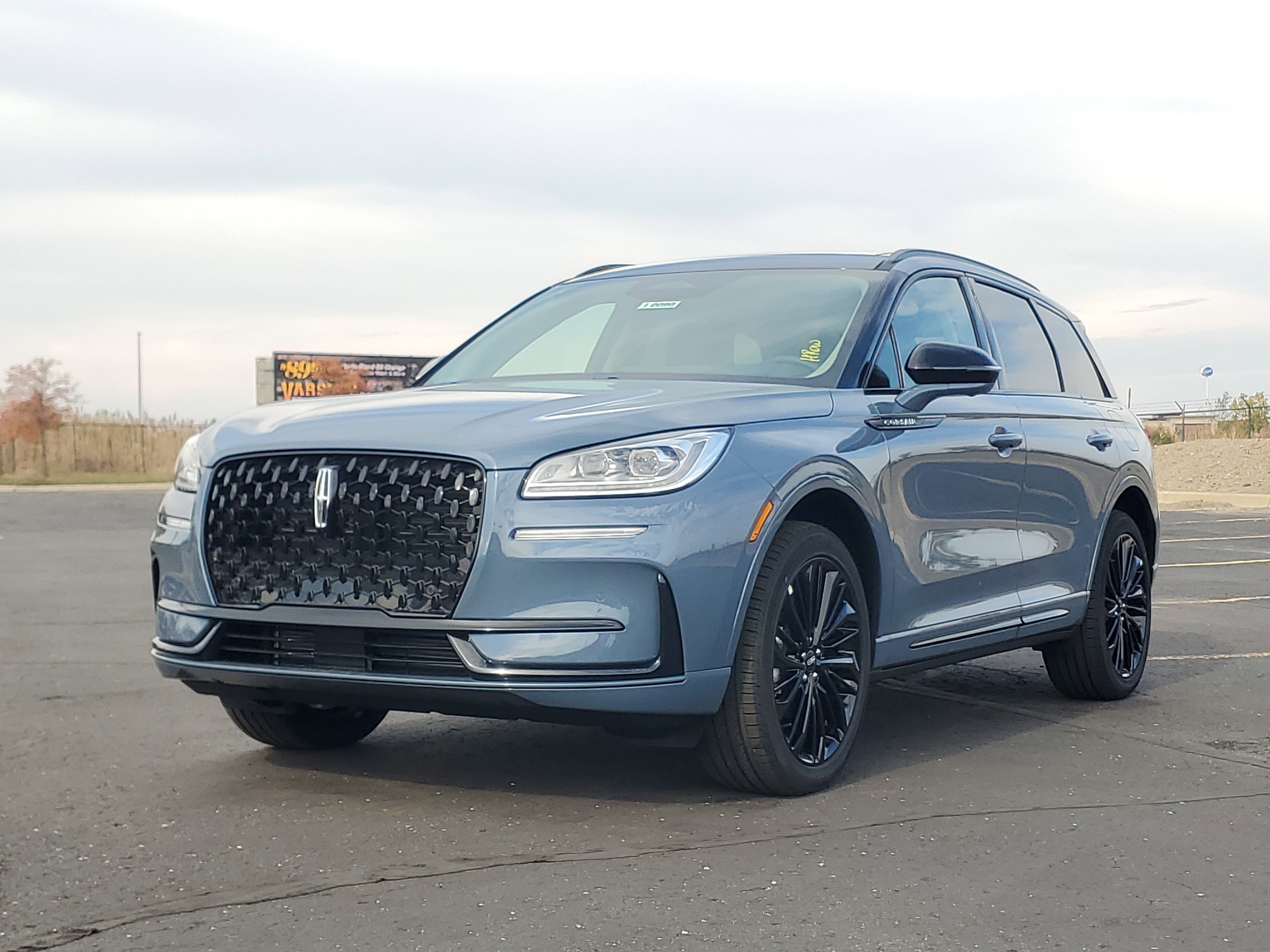 New 2026 Lincoln Corsair Reserve w/ Jet Appearance Package image 2