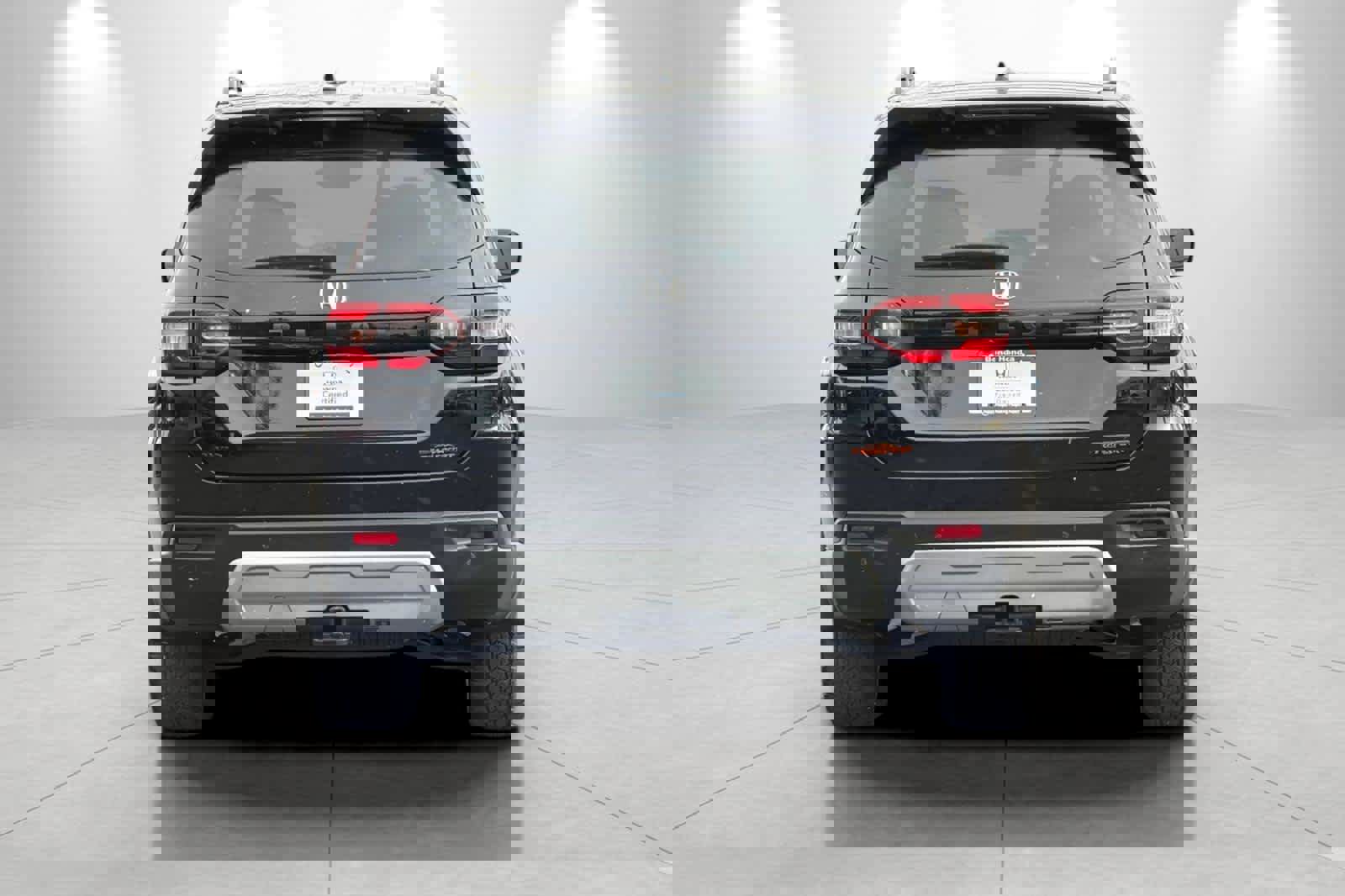 Certified 2024 Honda Pilot TrailSport image 7