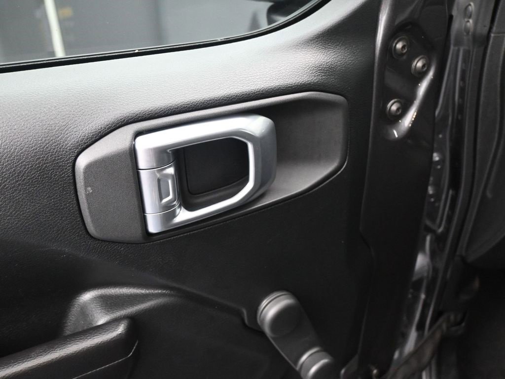 Used 2021 Jeep Gladiator Sport image 20