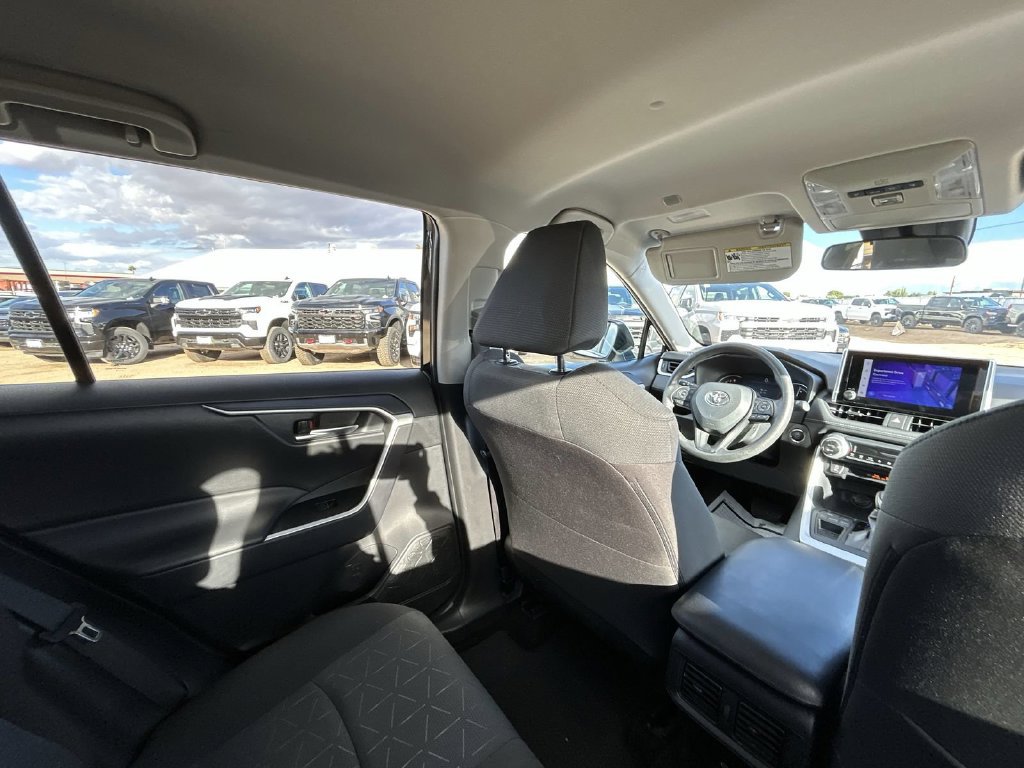 Used 2025 Toyota RAV4 XLE FWD image 7