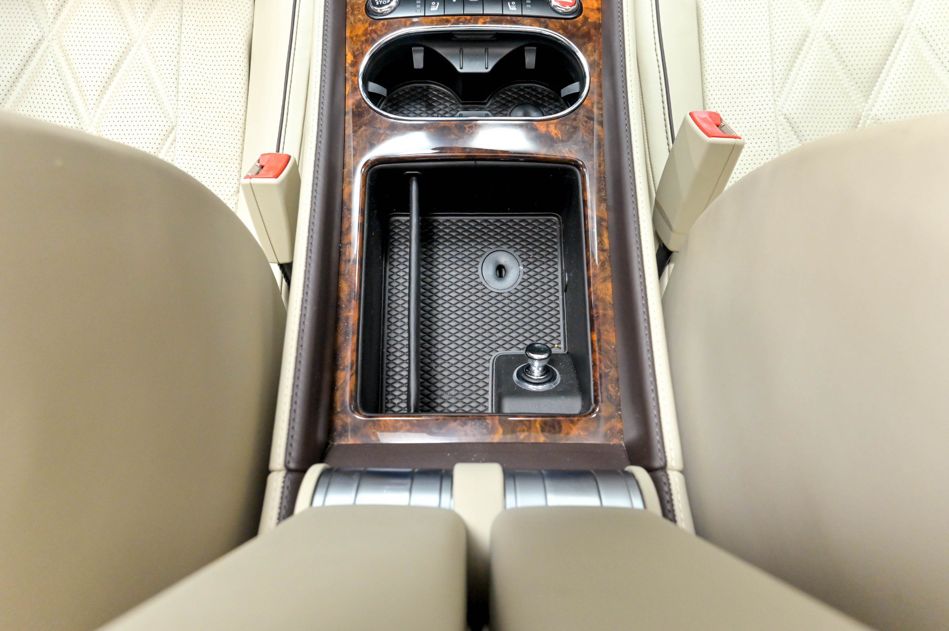 Used 2015 Bentley Flying Spur W12 AWD/4WD image 43
