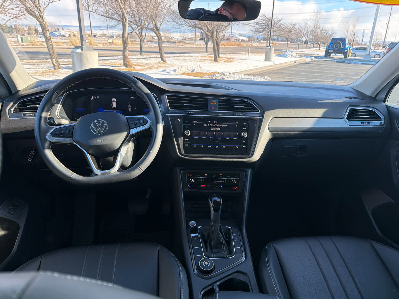 Used 2024 Volkswagen Tiguan SE image 17
