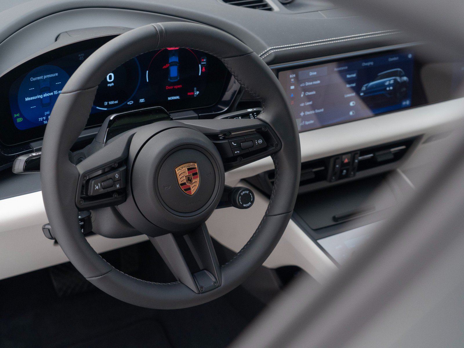 New 2026 Porsche Macan Electric RWD image 20