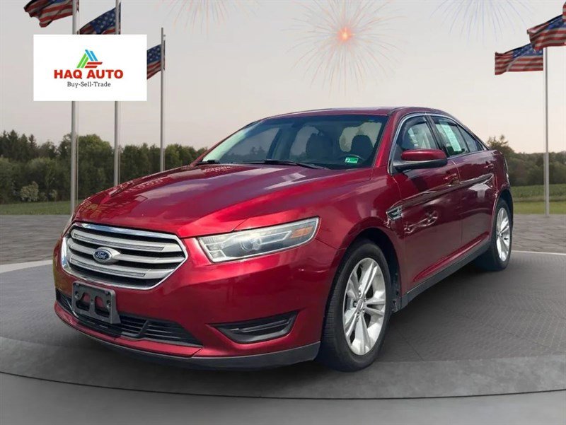Used 2015 Ford Taurus SEL image 1