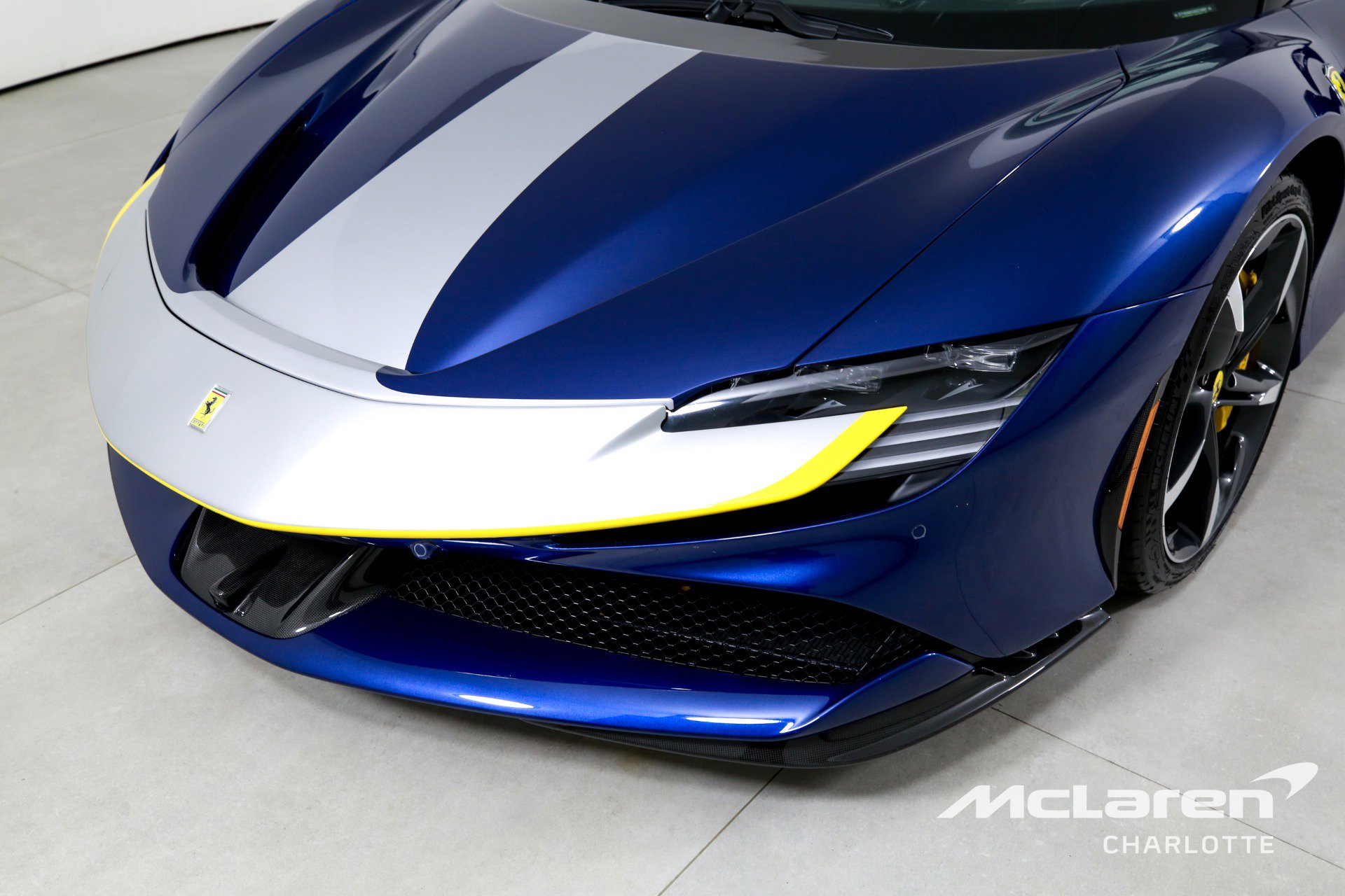 Used 2022 Ferrari SF90 Spider image 34