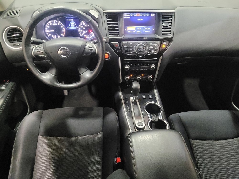 Used 2019 Nissan Pathfinder SV w/ SV Tech Package image 22