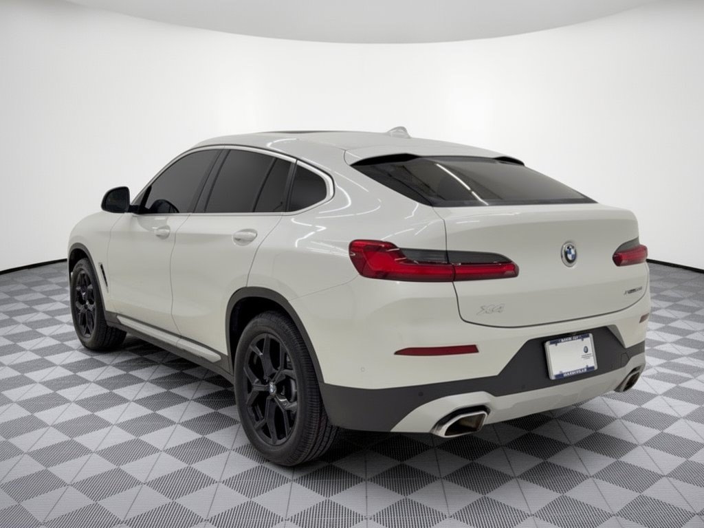 Used 2024 BMW X4 xDrive30i AWD/4WD image 3