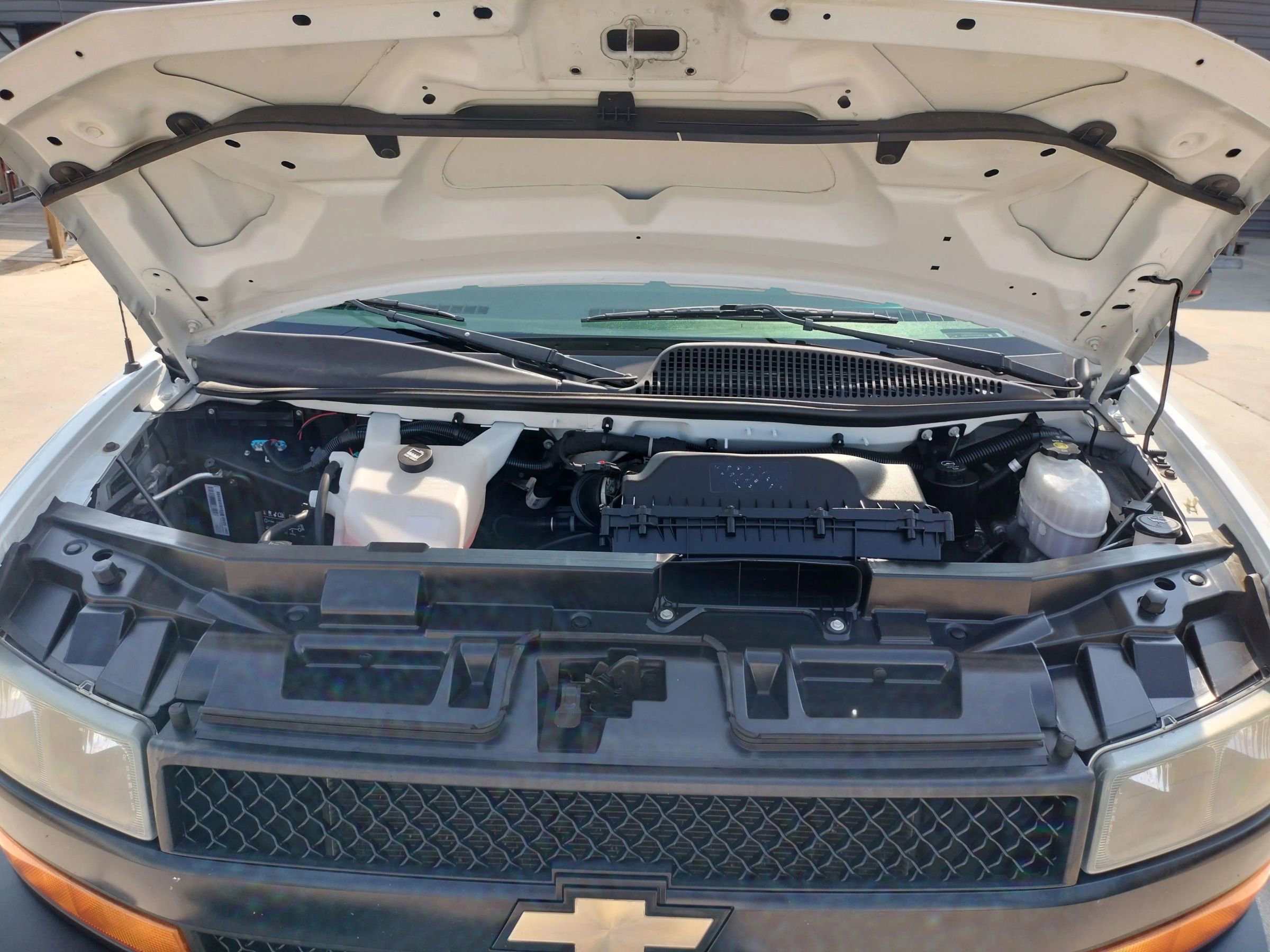 Used 2019 Chevrolet Express 3500 Extended w/ Driver Convenience Package RWD image 20