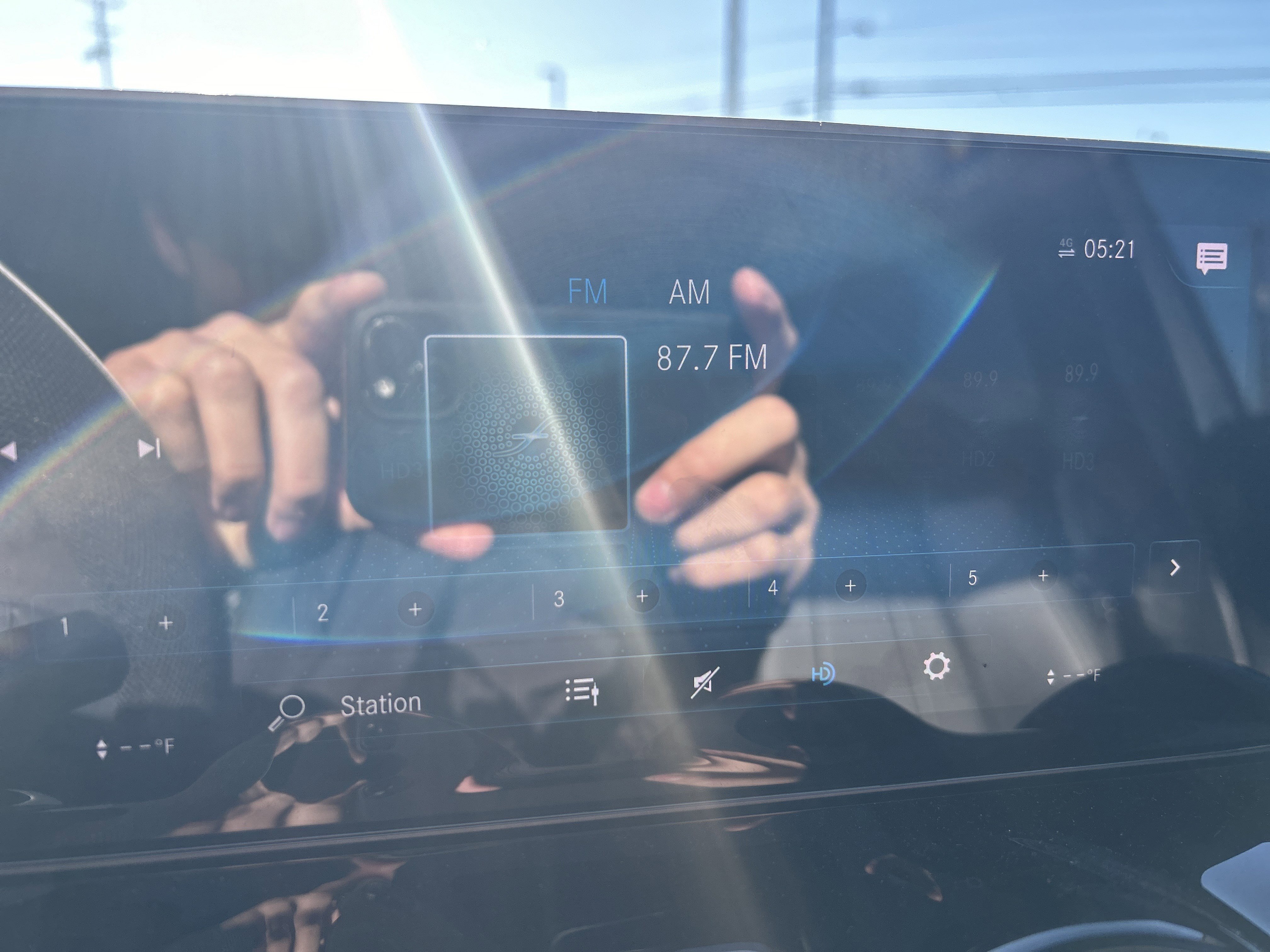 Certified 2021 Mercedes-Benz GLA 250 4MATIC image 23