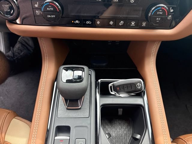 New 2026 Nissan Pathfinder Platinum AWD/4WD image 21