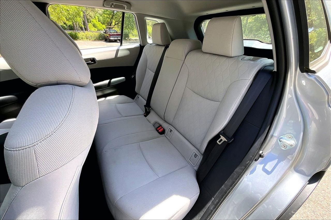Used 2023 Toyota Corolla Cross L image 19
