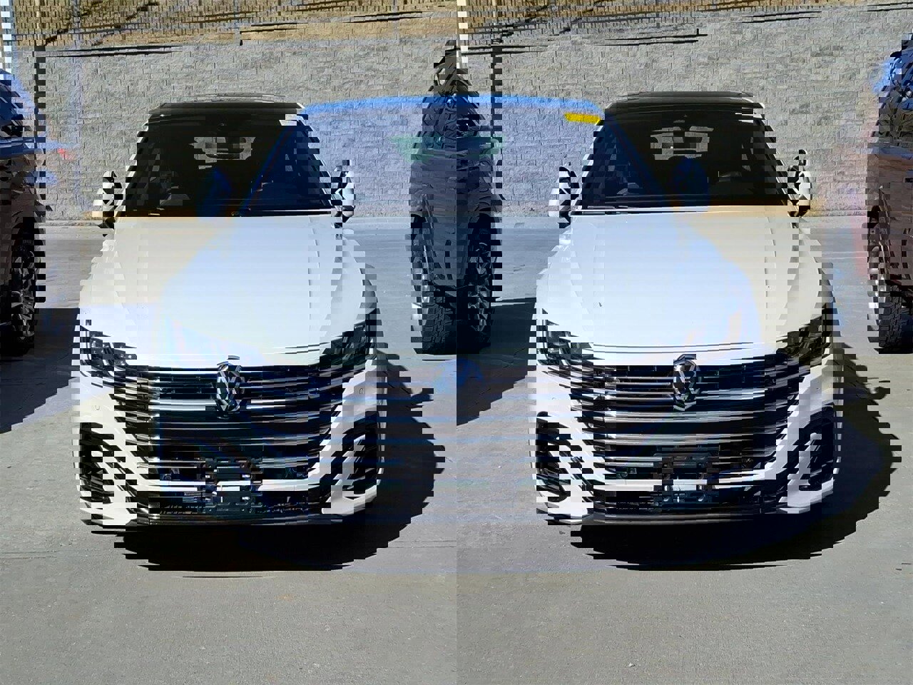 Used 2023 Volkswagen Arteon SEL Premium w/ Arteon MDO Package image 2