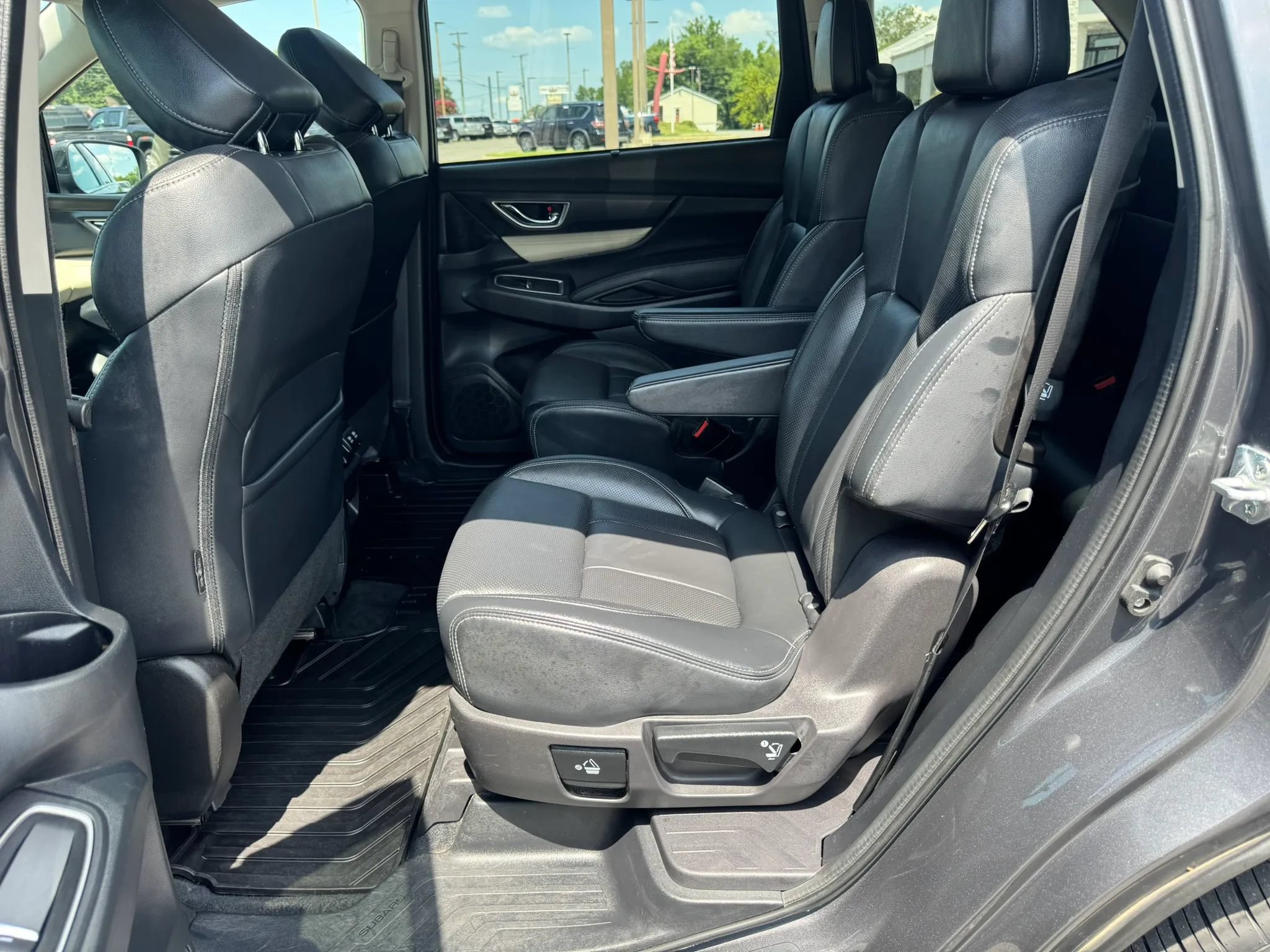 Used 2022 Subaru Ascent Limited AWD/4WD image 38