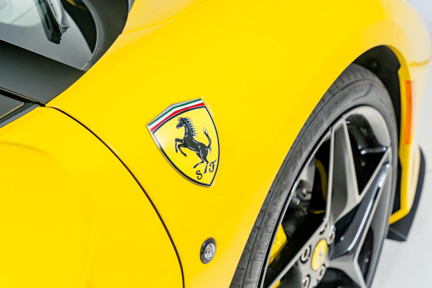 Used 2022 Ferrari F8 Tributo RWD image 42