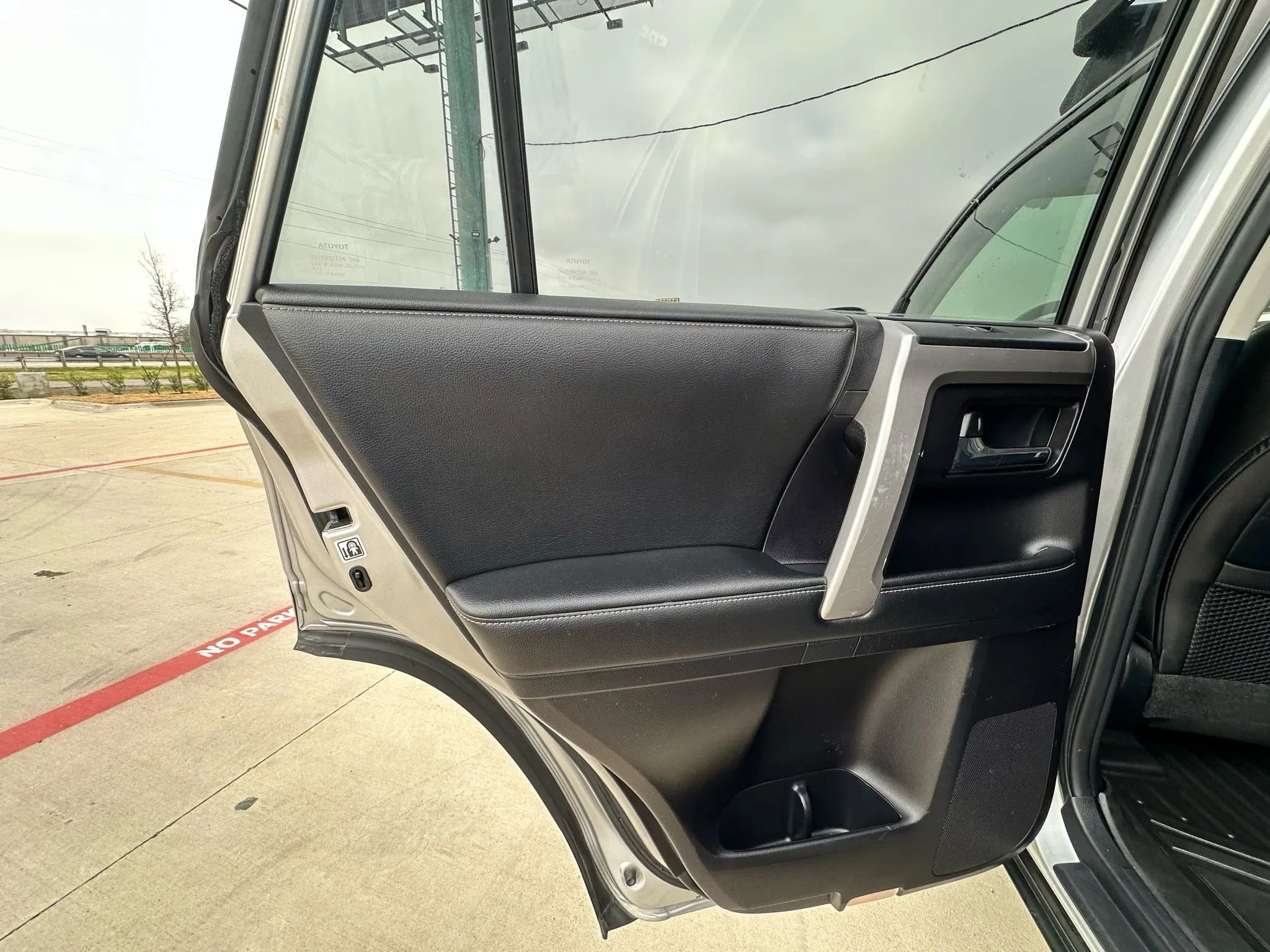 Used 2014 Toyota 4Runner SR5 Premium image 29