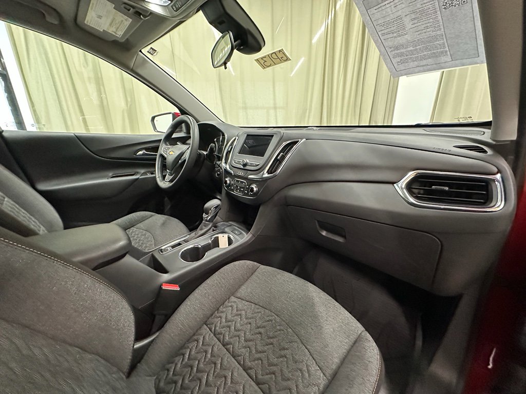 Certified 2024 Chevrolet Equinox LT w/ LPO, Floor Liner Package FWD image 17