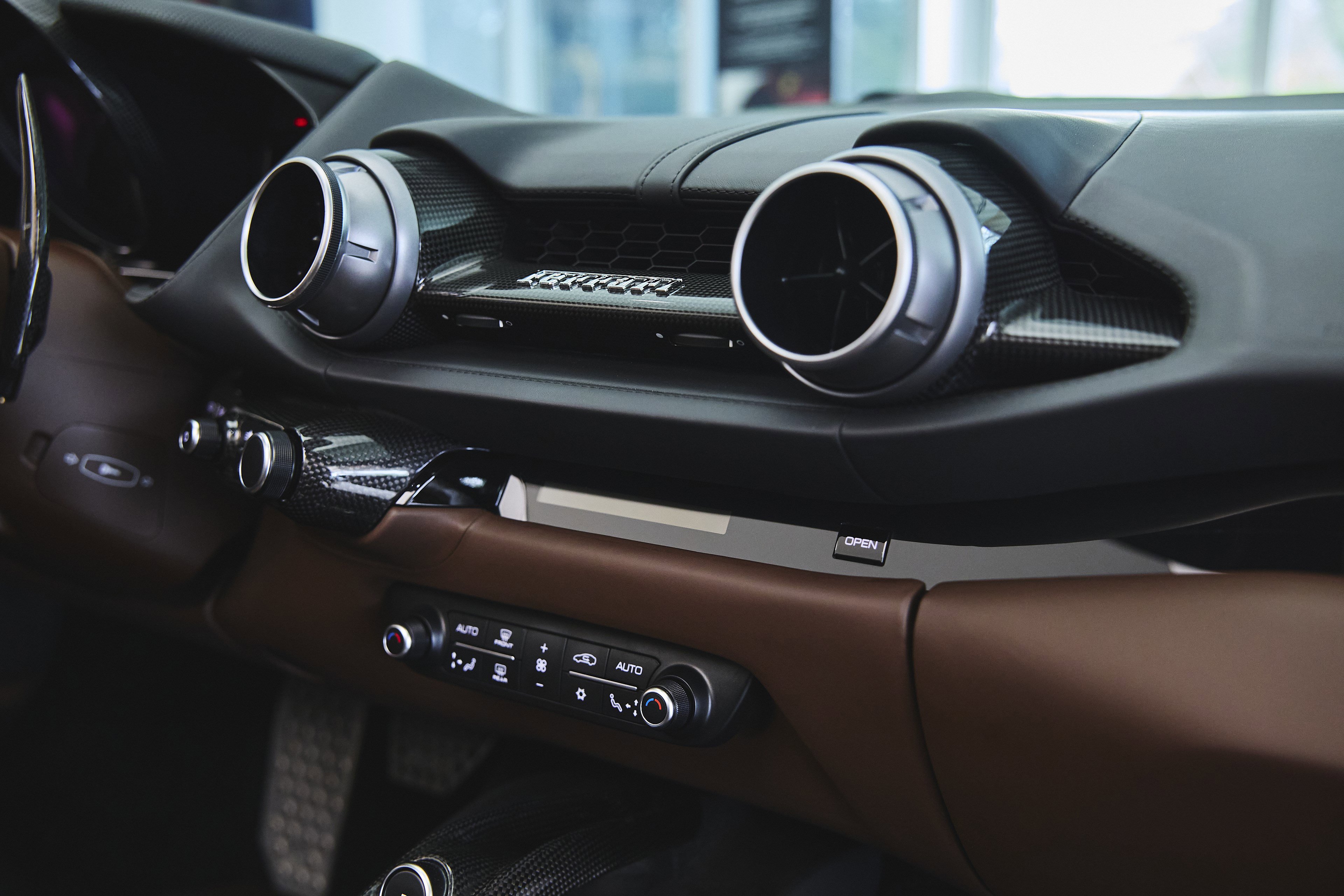 Used 2022 Ferrari 812 GTS image 37