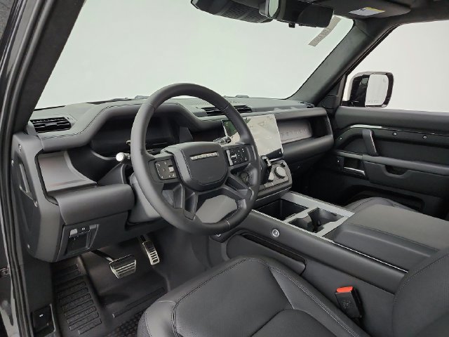 New 2026 Land Rover Defender 90 V8 AWD/4WD image 24