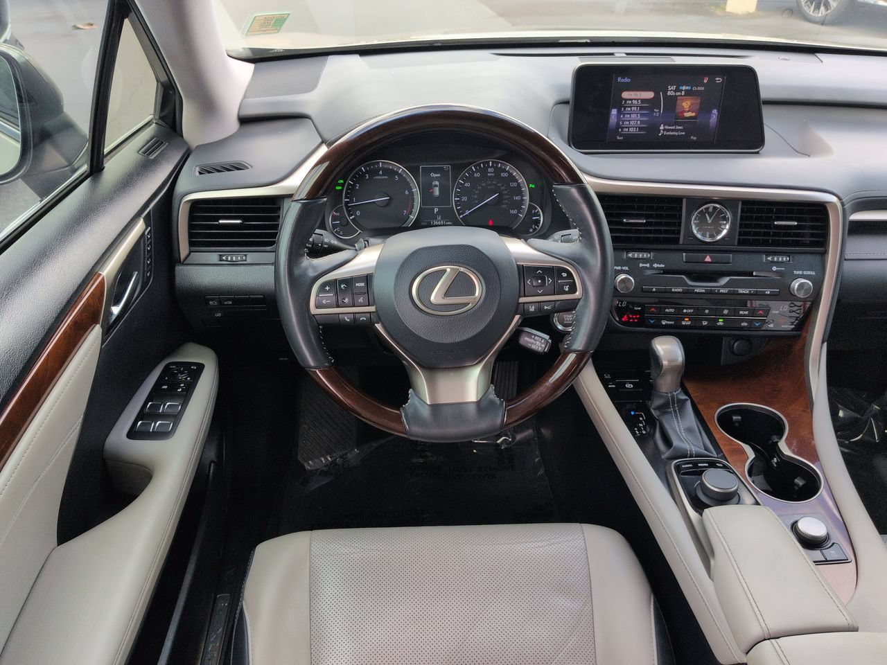 Used 2019 Lexus RX 350L FWD w/ Premium Package image 16
