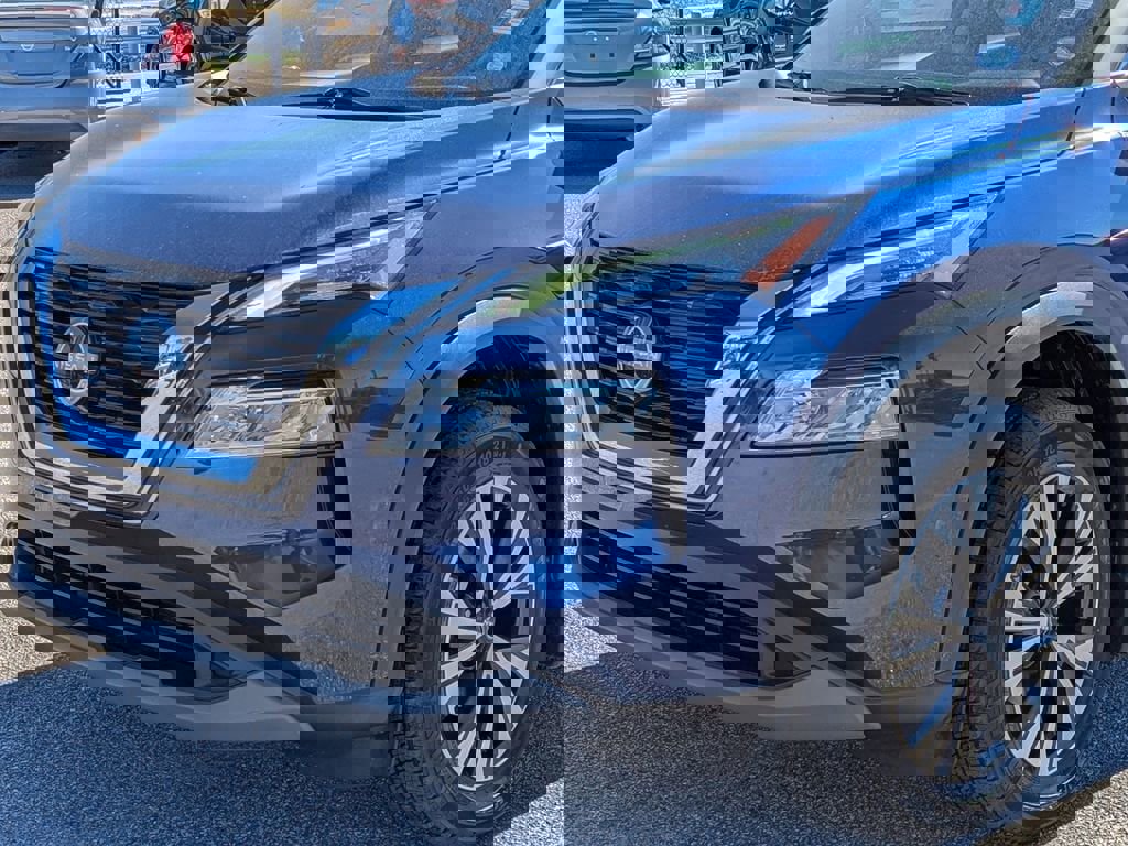 Used 2023 Nissan Rogue SV image 6