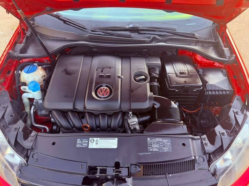 Used 2010 Volkswagen Golf 4-Door image 11