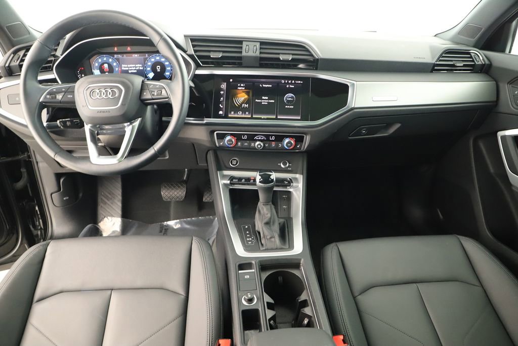 Certified 2024 Audi Q3 2.0T Premium w/ Convenience Package image 18