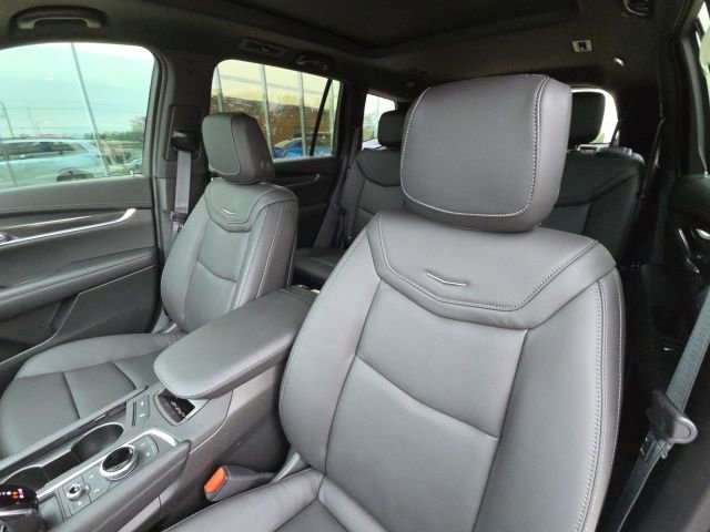 New 2025 Cadillac XT6 Sport w/ Technology Package image 12