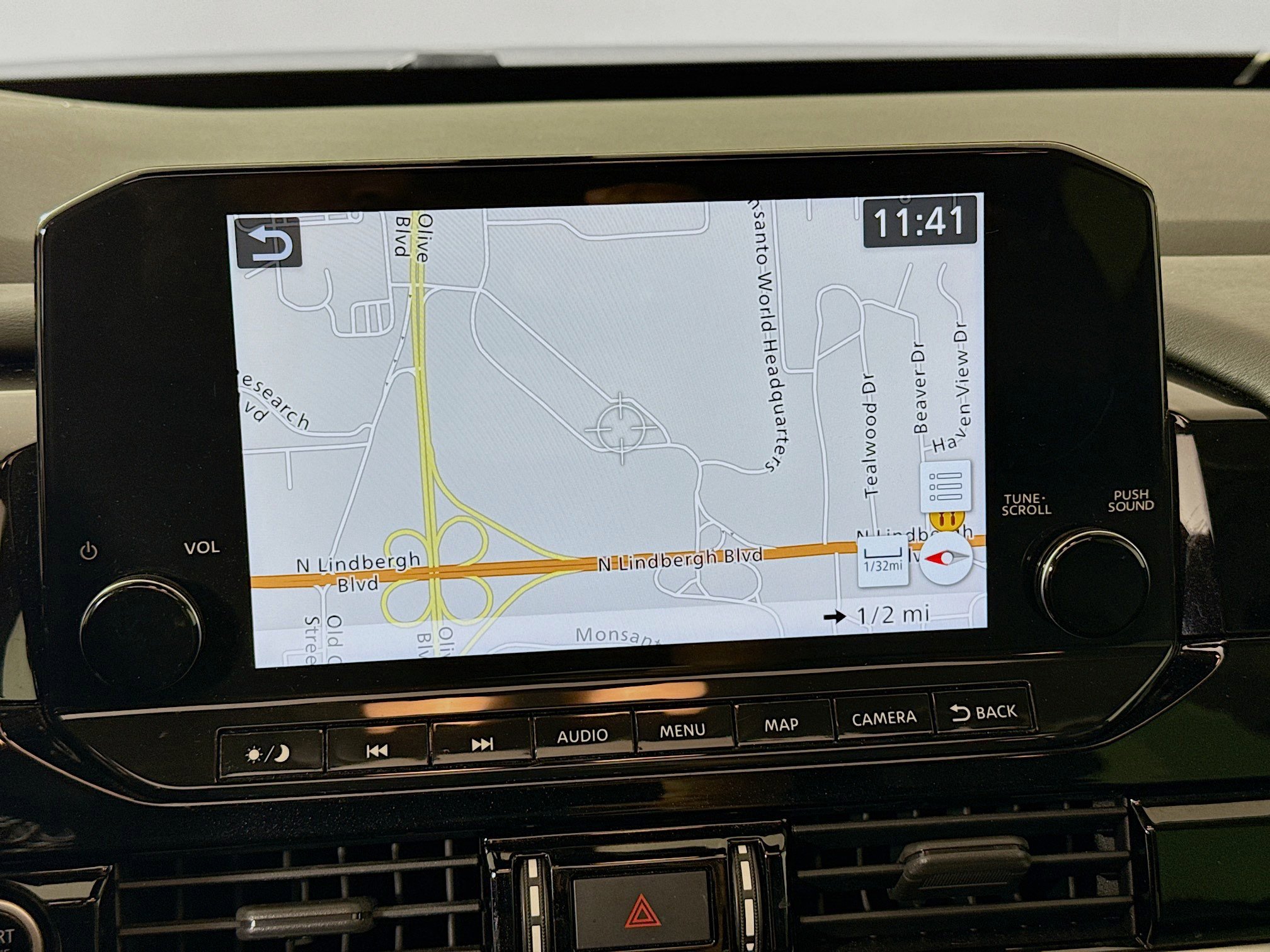 Used 2022 Nissan Pathfinder Platinum w/ Cargo Package image 16