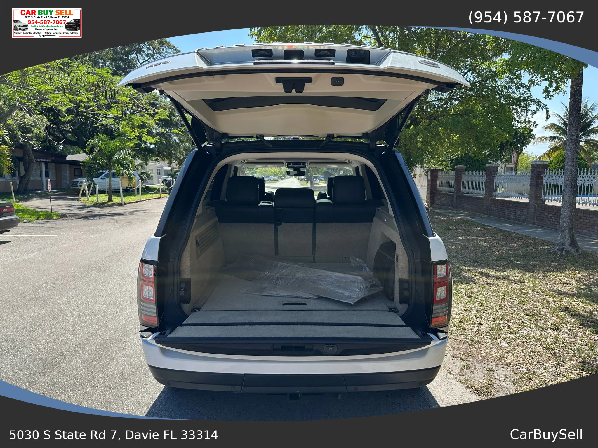 Used 2017 Land Rover Range Rover HSE image 27