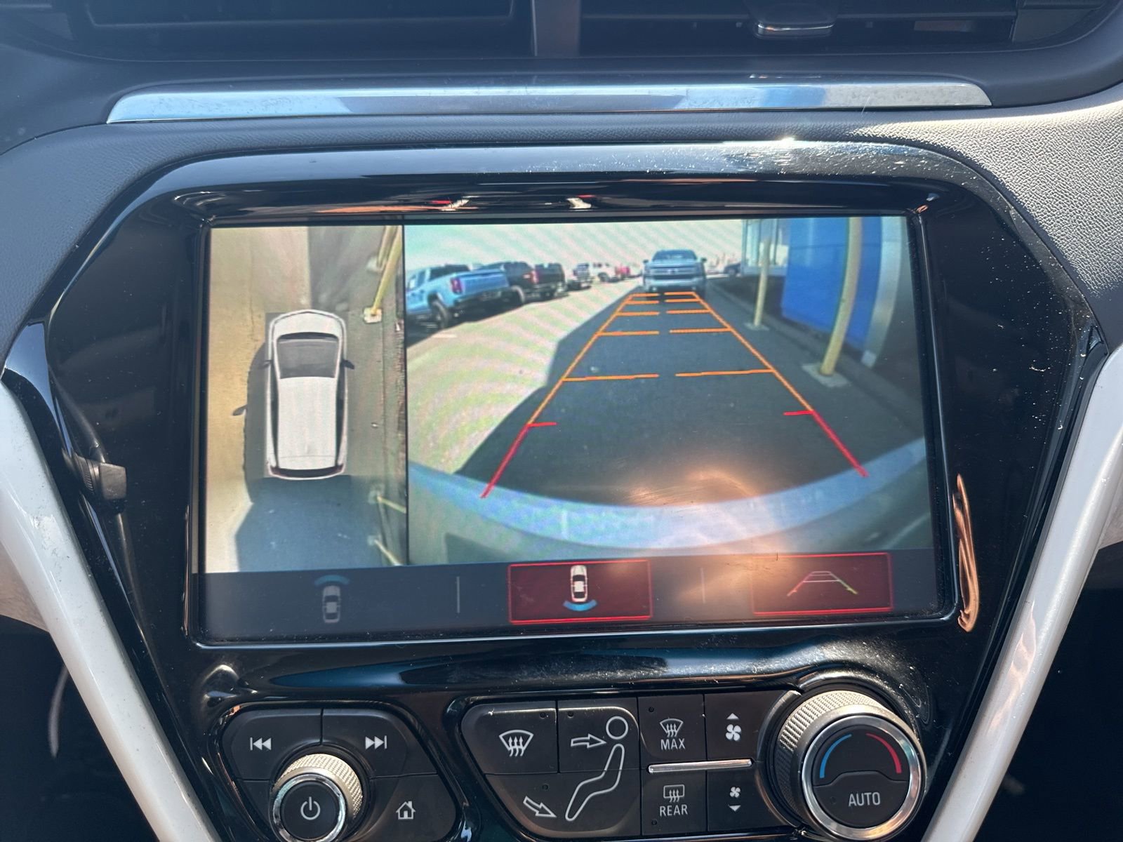 Used 2017 Chevrolet Bolt Premier w/ Driver Confidence II Package FWD image 24