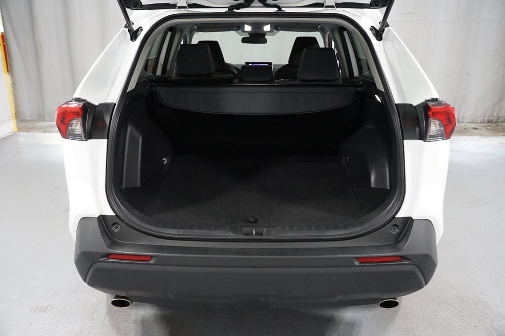 Certified 2025 Toyota RAV4 XLE FWD image 34