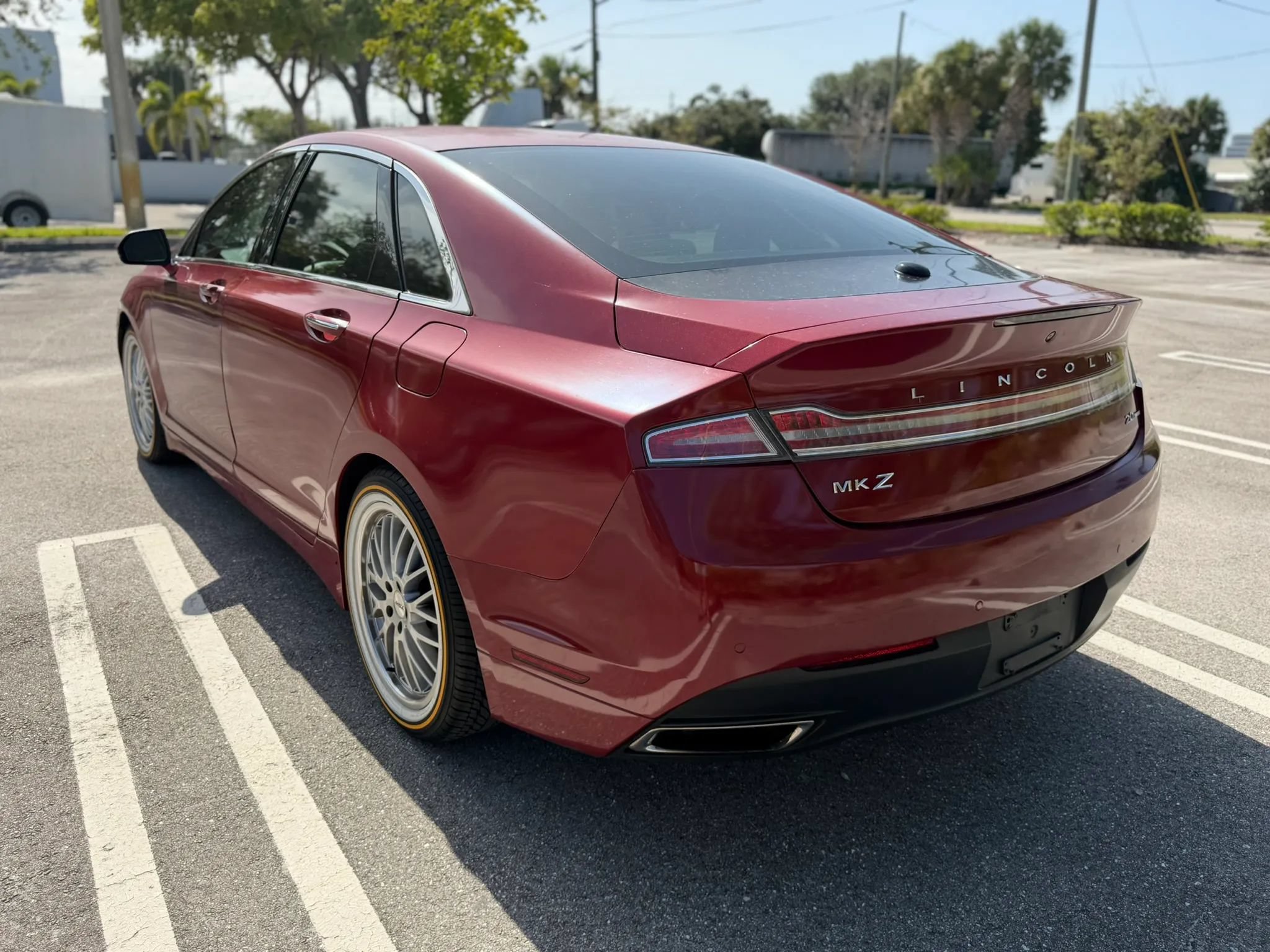 Used 2016 Lincoln MKZ w/ Equipment Group 300A Reserve FWD image 5