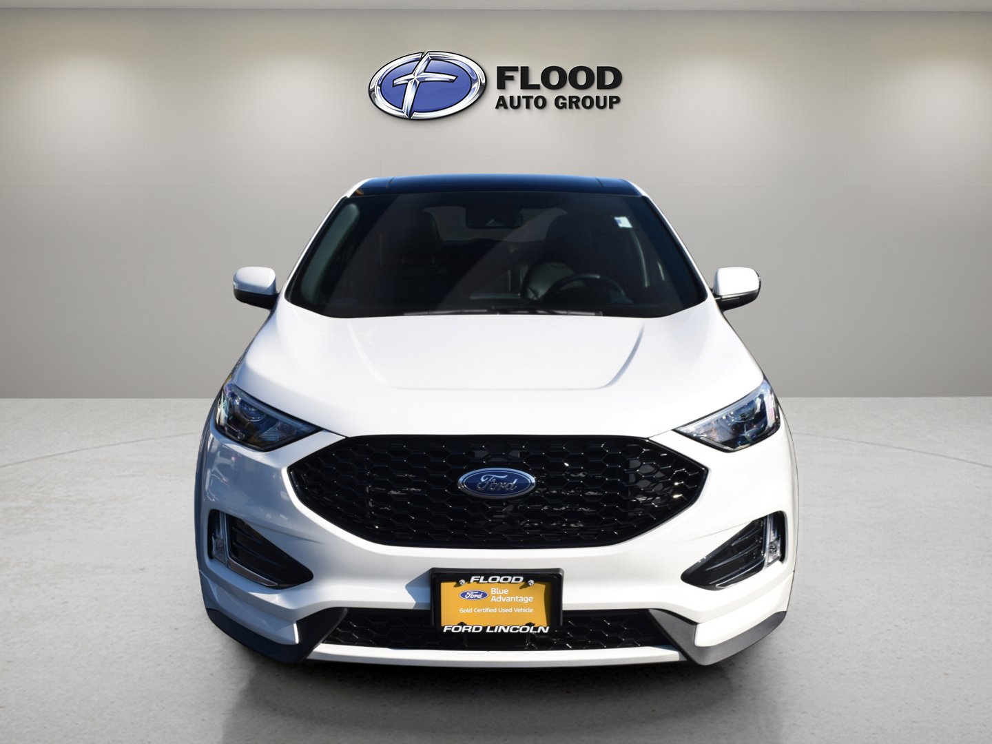 Used 2022 Ford Edge ST-Line w/ Cargo Accessory Package image 2