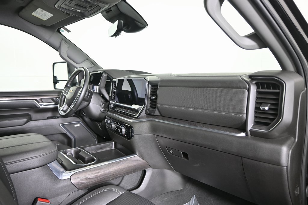 Used 2024 Chevrolet Silverado 3500 LTZ w/ LTZ Plus Package image 15