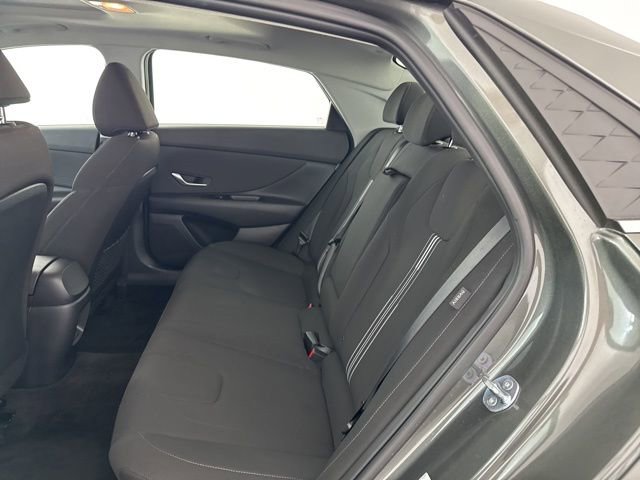Certified 2025 Hyundai Elantra SEL image 33