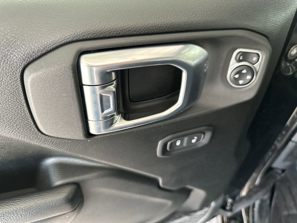 Used 2022 Jeep Wrangler Unlimited Rubicon image 12