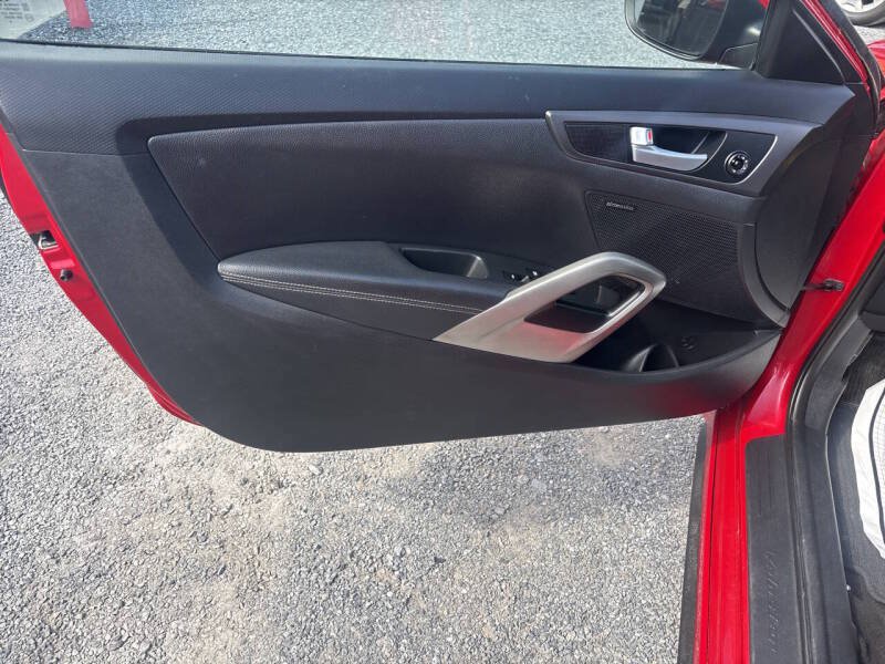 Used 2016 Hyundai Veloster Turbo FWD image 11