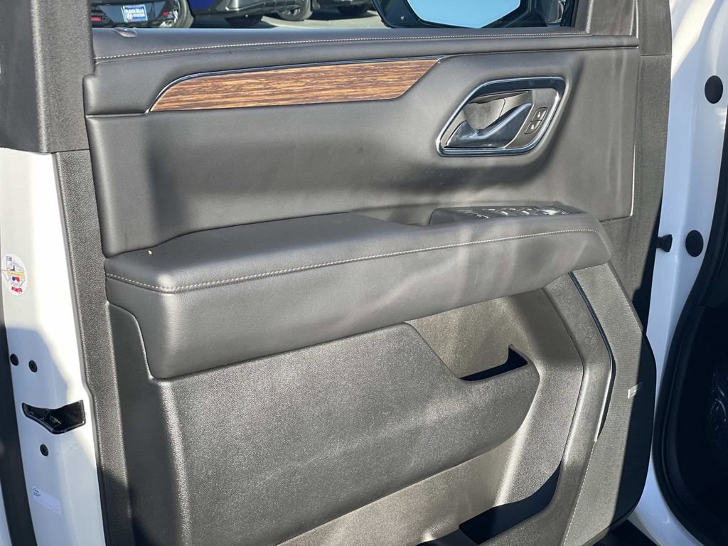 Used 2023 Chevrolet Tahoe High Country AWD/4WD image 18