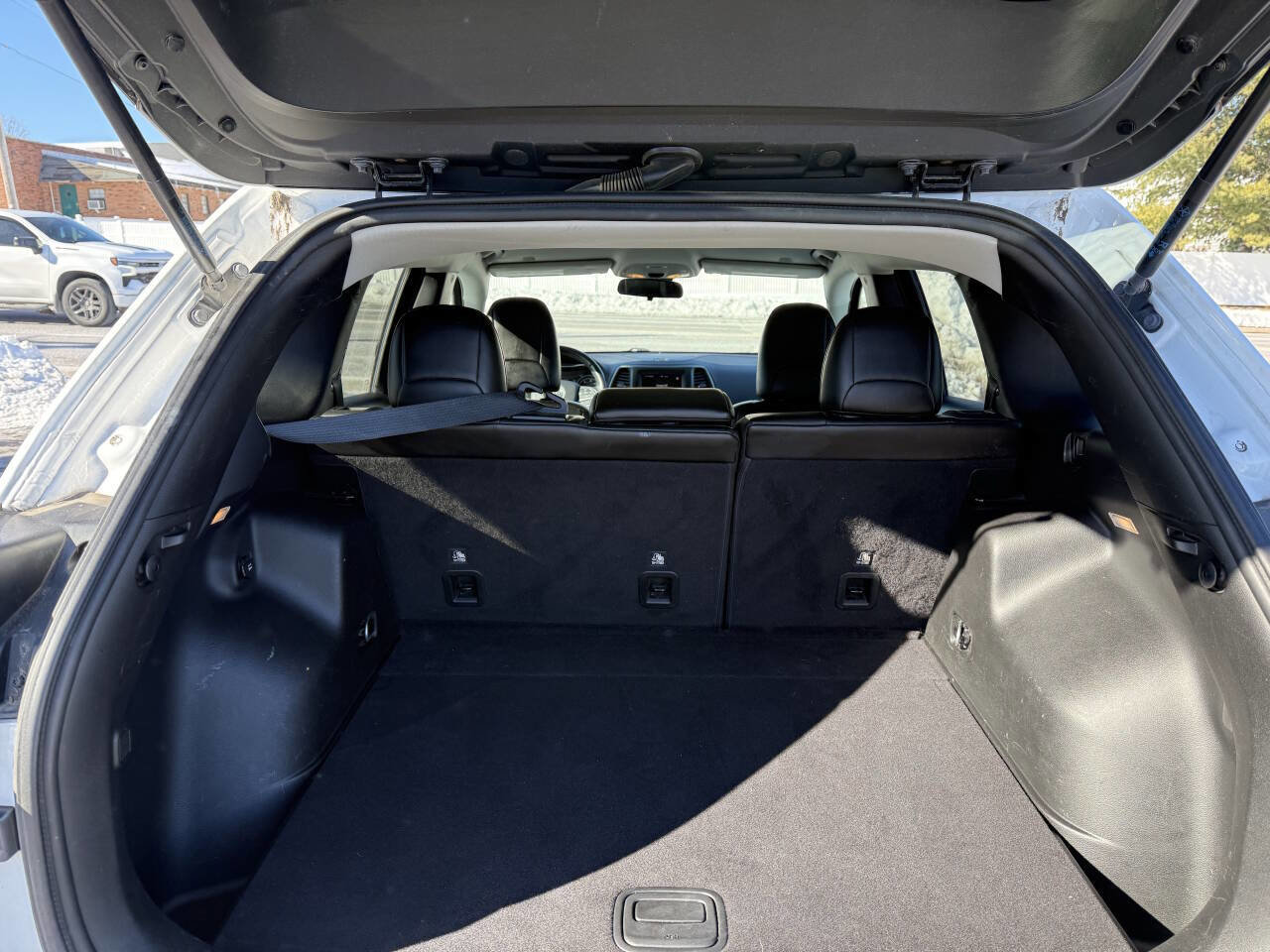 Used 2019 Jeep Cherokee Latitude Plus w/ Cold Weather Group image 14