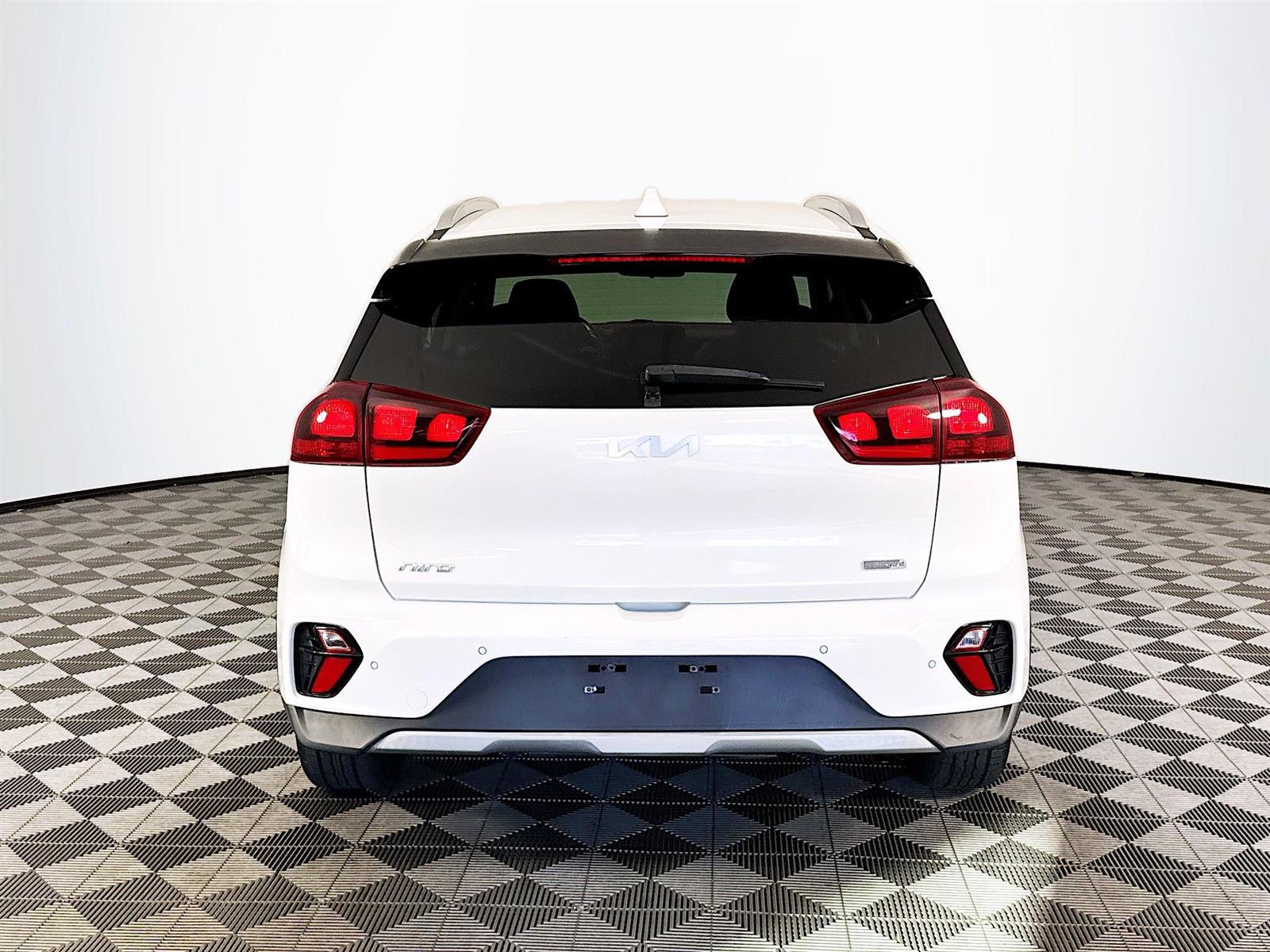 Certified 2022 Kia Niro LXS image 6