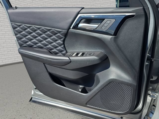 Used 2023 Mitsubishi Outlander 4WD Plug-In Hybrid image 28