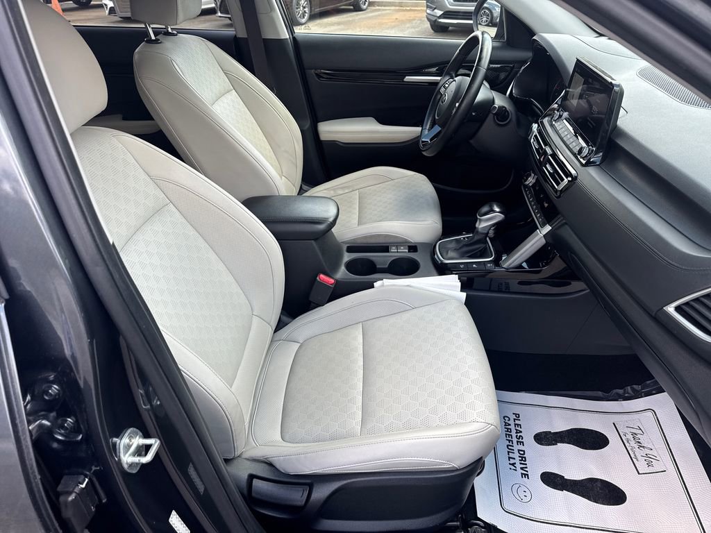 Used 2021 Kia Seltos SX w/ SX Sunroof Package image 13