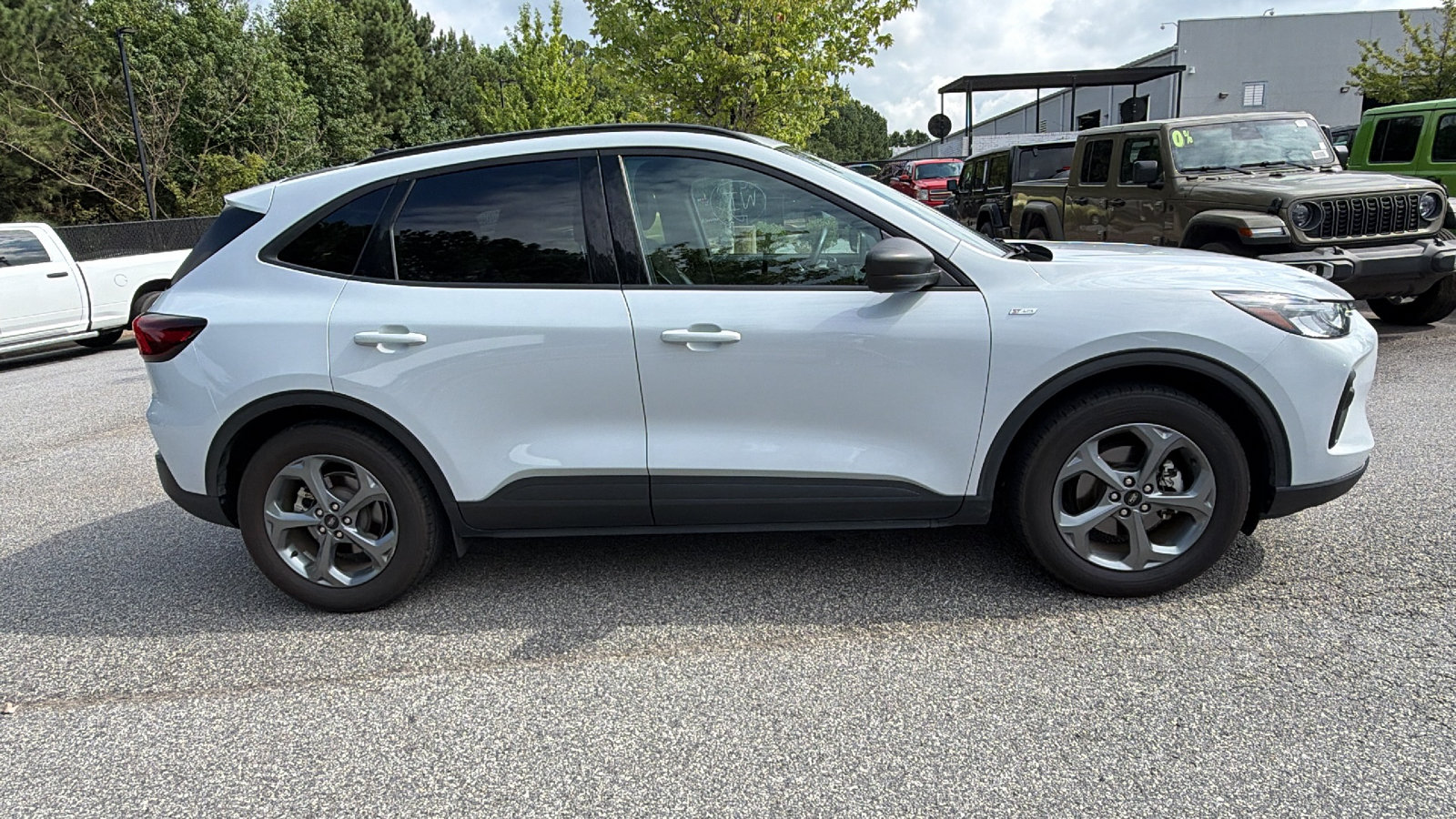 Used 2025 Ford Escape ST-Line FWD image 7