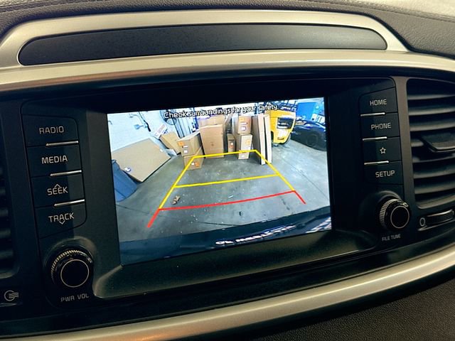 Used 2019 Kia Sorento LX image 14