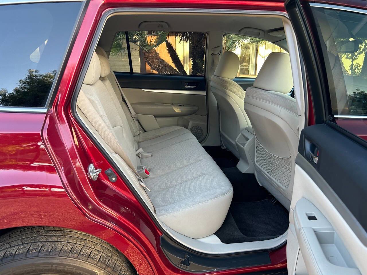 Used 2011 Subaru Outback 2.5i Premium image 32