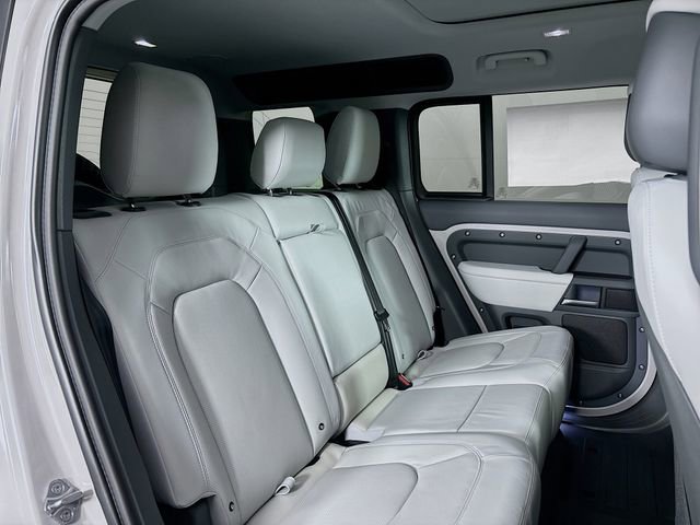 New 2026 Land Rover Defender 110 X-Dynamic SE image 25