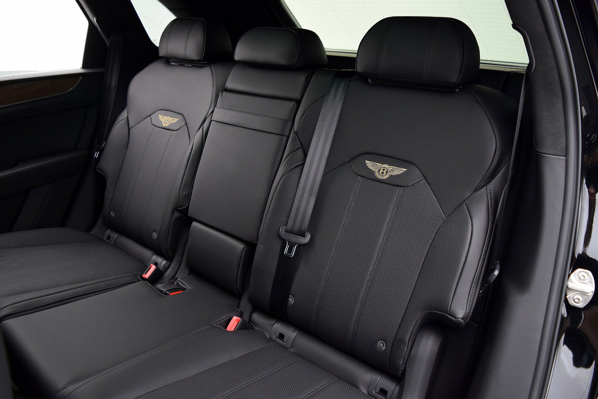 Certified 2021 Bentley Bentayga Plug-In Hybrid AWD/4WD image 23