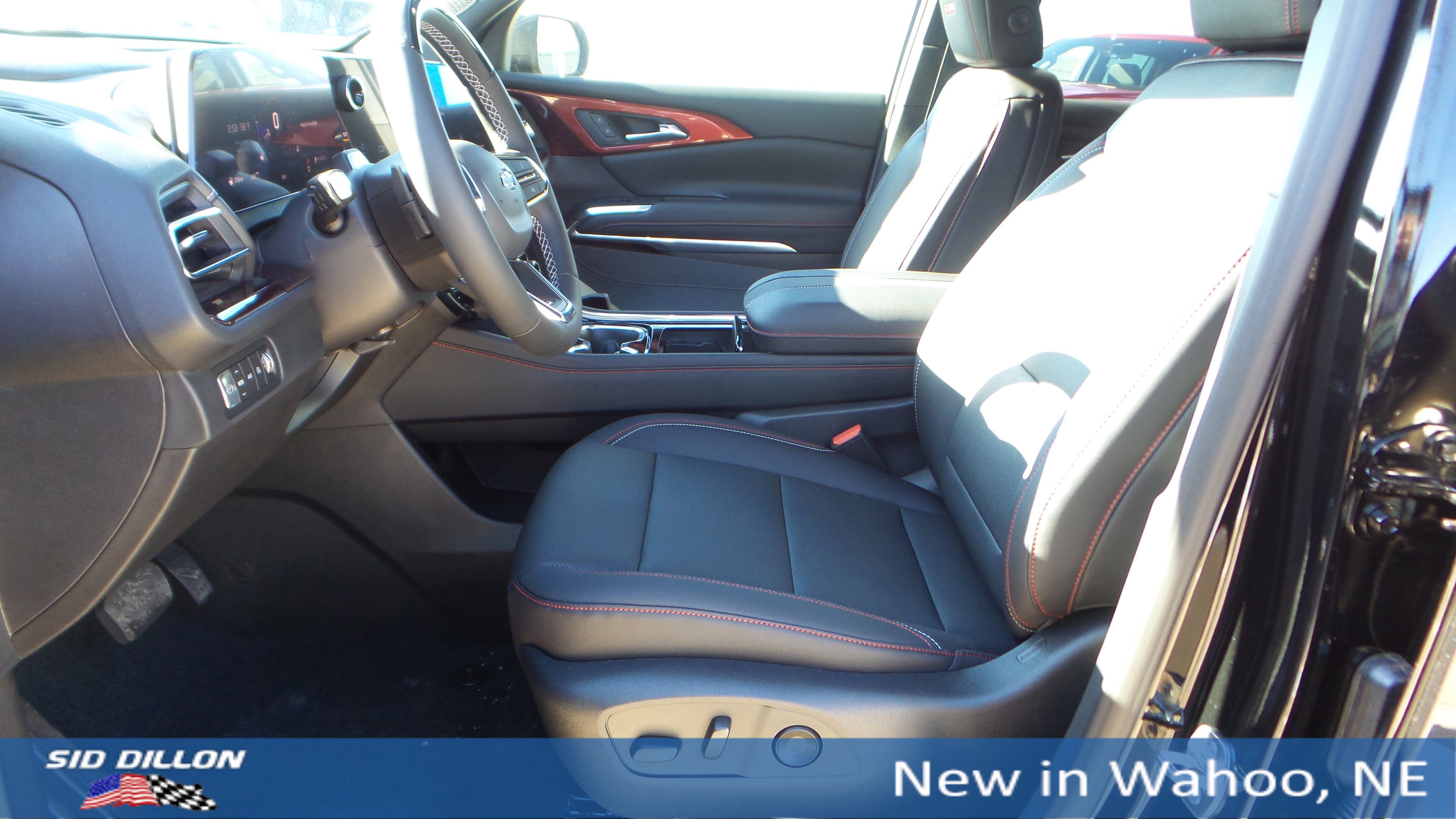 New 2026 Chevrolet Traverse Z71 w/ Enhanced Driving Package image 9