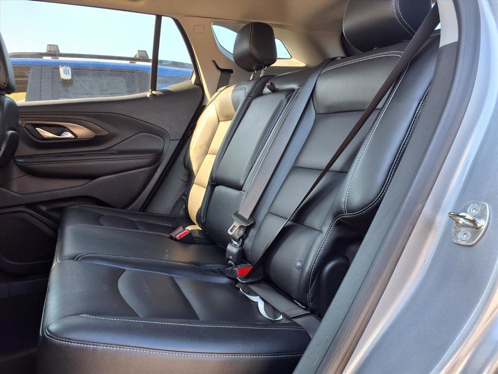 Used 2023 GMC Terrain SLT image 19