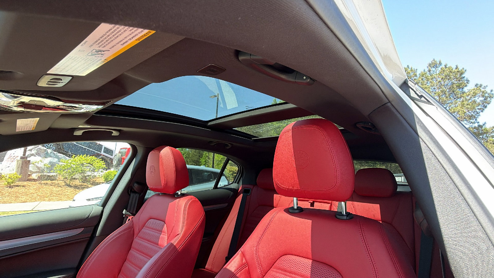 Used 2025 Alfa Romeo Stelvio Sprint image 18